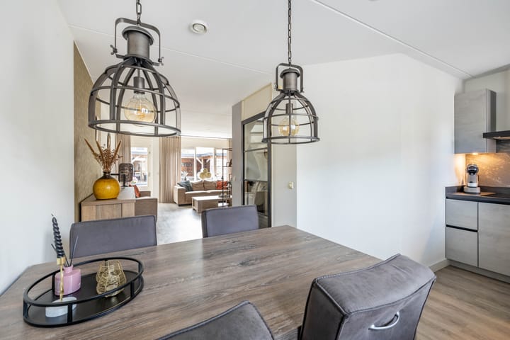 Tussenwoning te koop: De Toekan 17, Almelo