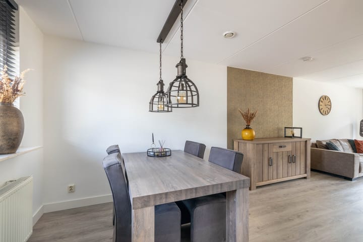 Tussenwoning te koop: De Toekan 17, Almelo