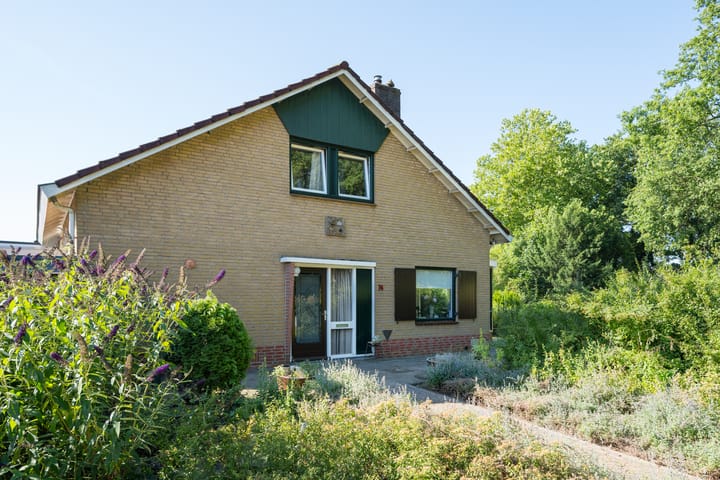 Twee-onder-één-kap te koop: Pasbrink 74, Winterswijk