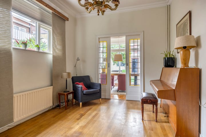 Hoekwoning te koop: Dahliastraat 3, Hilversum