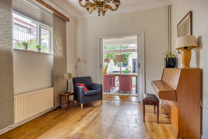 Hoekwoning te koop: Dahliastraat 3, Hilversum