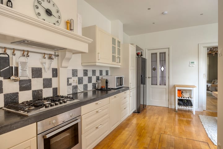 Hoekwoning te koop: Dahliastraat 3, Hilversum