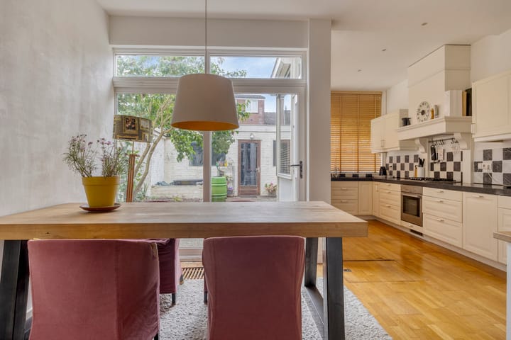 Hoekwoning te koop: Dahliastraat 3, Hilversum