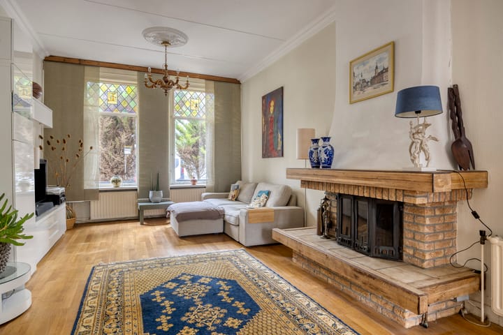 Hoekwoning te koop: Dahliastraat 3, Hilversum