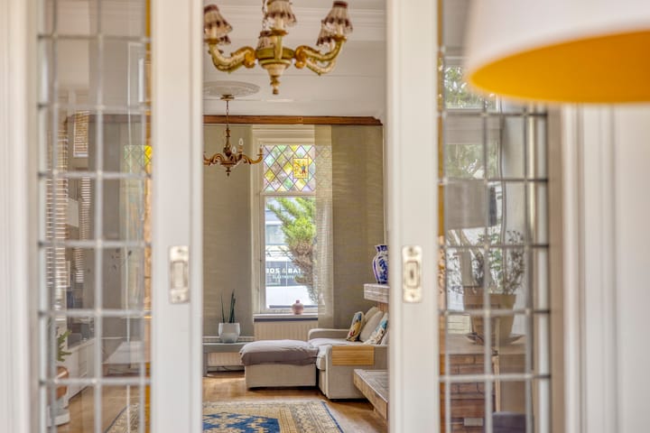 Hoekwoning te koop: Dahliastraat 3, Hilversum