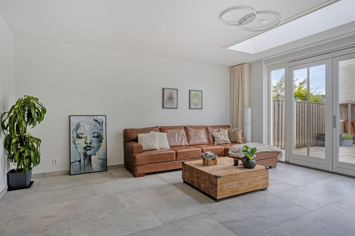 Tussenwoning te koop: Het Lien 3, Oosthuizen