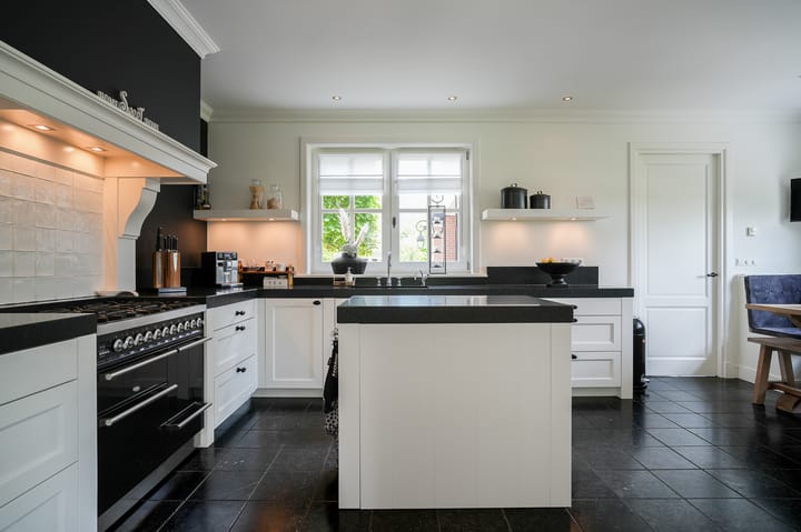 Vrijstaande woning te koop: Doetseweg 24, Giessenburg