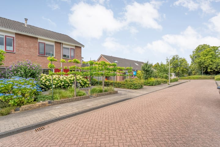 Hoekwoning te koop: Tjalkstraat 17, Lemelerveld