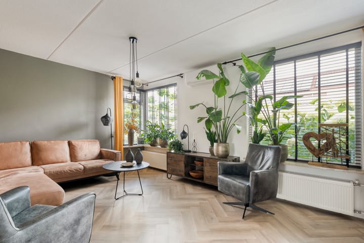 Hoekwoning te koop: Tjalkstraat 17, Lemelerveld
