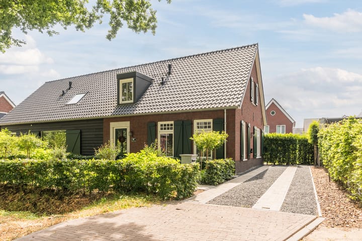 Twee-onder-één-kap te koop: Past. Bolsiusstraat 9, Valkenswaard