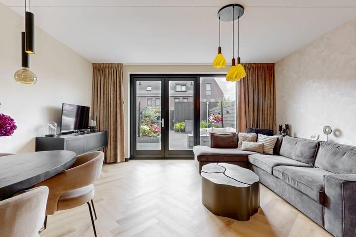 Foto 4 van Meester Mantelstraat 7