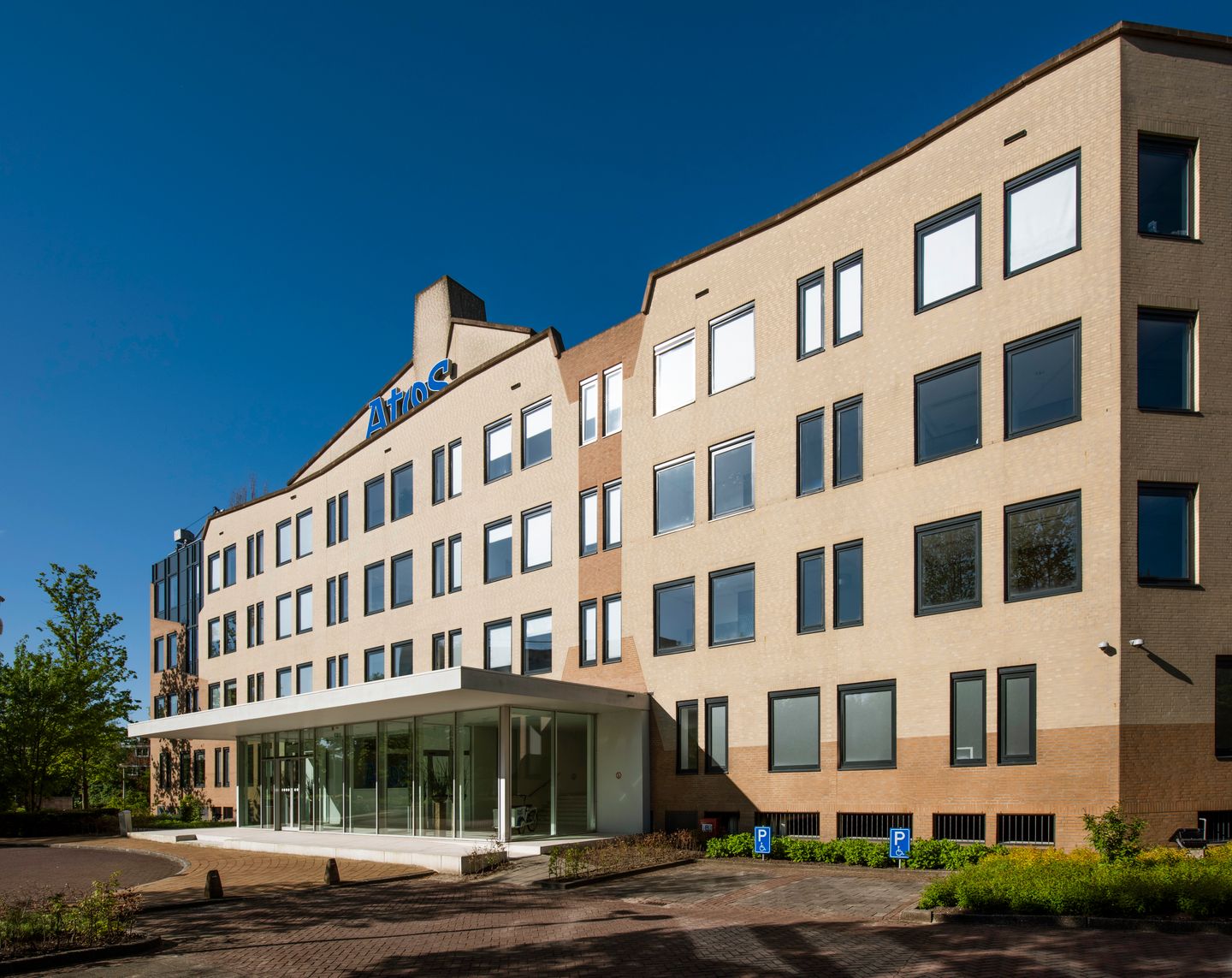 View photo 2 of Burgemeester Rijnderslaan 30