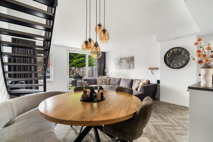 Tussenwoning te koop: Leyenburg 15, Pijnacker
