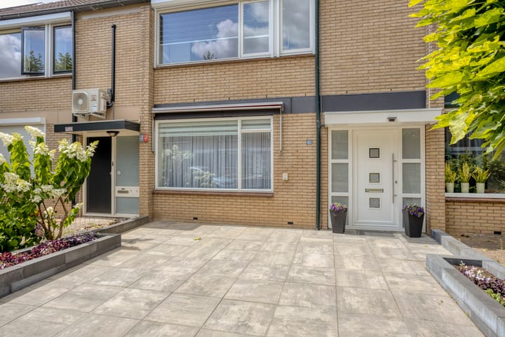 Tussenwoning te koop: Sellersmaat 40, Zevenaar