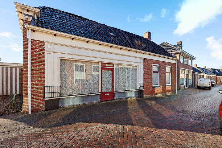 Vrijstaande woning te koop: Hoofdstraat 20, Stedum
