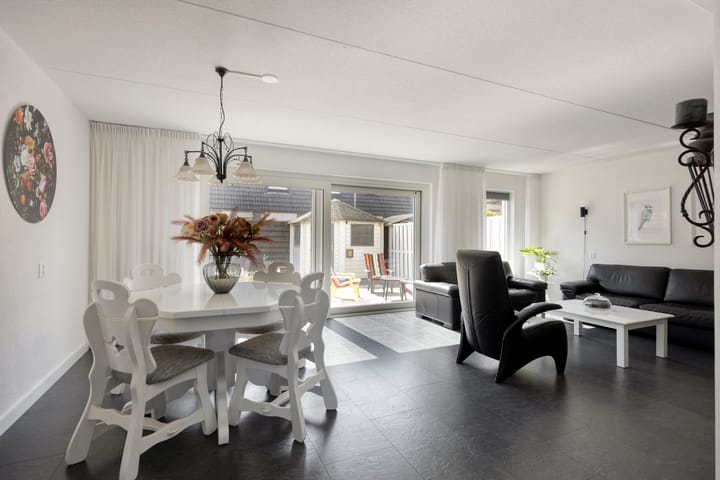 Hoekwoning te koop: Isaäc Sweersstraat 6, Hellevoetsluis