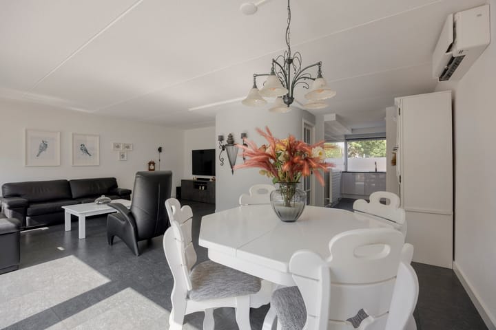 Hoekwoning te koop: Isaäc Sweersstraat 6, Hellevoetsluis