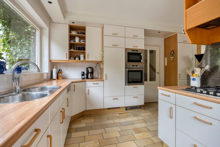 Twee-onder-één-kap te koop: Leidsemeerstraat 55, Buitenkaag