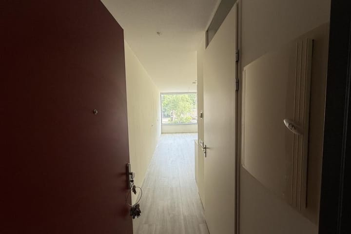 Studio te huur: August Allebéplein 1004, Amsterdam