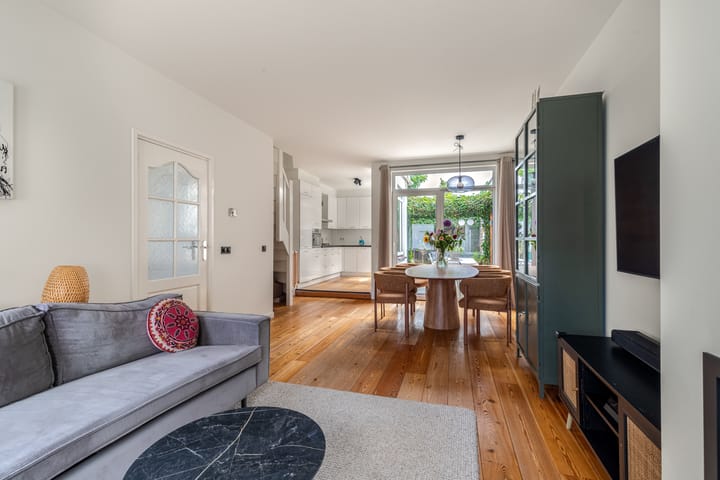 Tussenwoning te koop: Adriaan Loosjesstraat 5, Haarlem