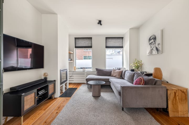 Tussenwoning te koop: Adriaan Loosjesstraat 5, Haarlem