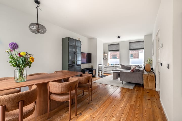 Tussenwoning te koop: Adriaan Loosjesstraat 5, Haarlem