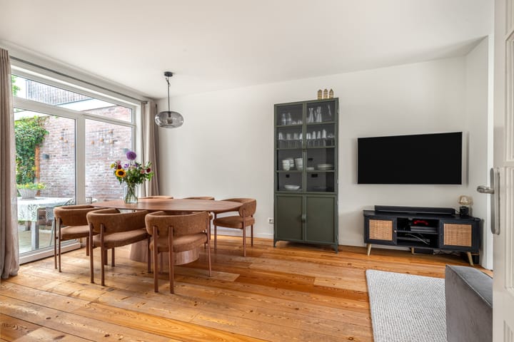 Tussenwoning te koop: Adriaan Loosjesstraat 5, Haarlem