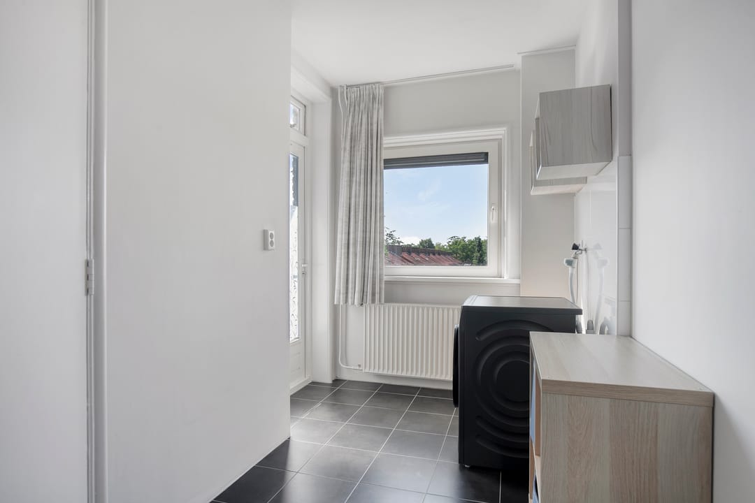 Photo 16 of Evertsenstraat 19-C