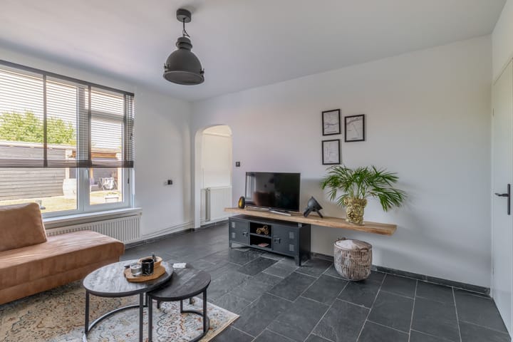 Twee-onder-één-kap te koop: Frisostraat 21, Zevenbergschen Hoek (Gem. Moerdijk)