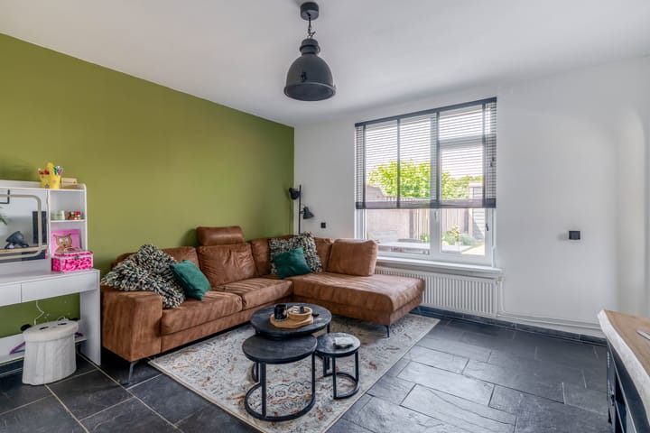 Twee-onder-één-kap te koop: Frisostraat 21, Zevenbergschen Hoek (Gem. Moerdijk)