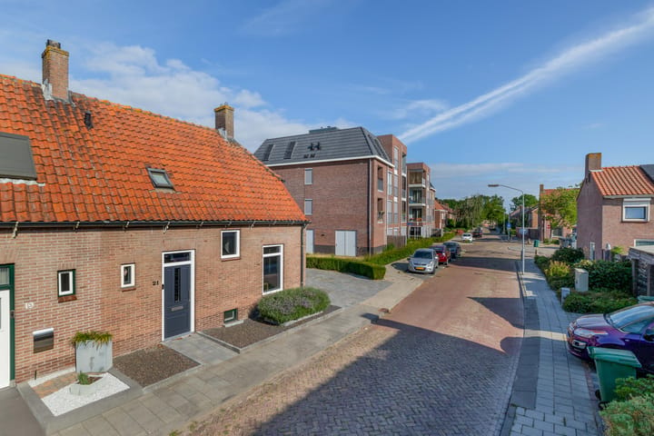 Twee-onder-één-kap te koop: Frisostraat 21, Zevenbergschen Hoek (Gem. Moerdijk)