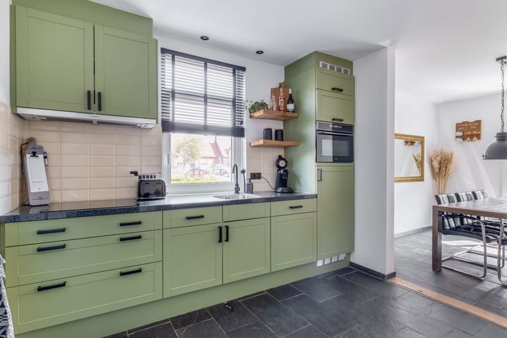 Twee-onder-één-kap te koop: Frisostraat 21, Zevenbergschen Hoek (Gem. Moerdijk)