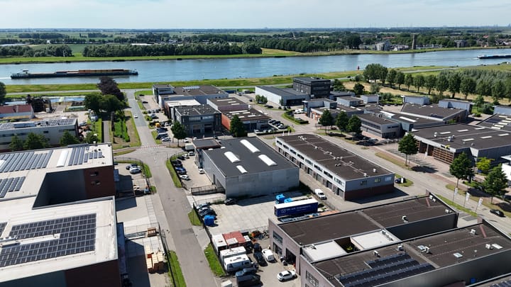 Opaal 100, Dordrecht