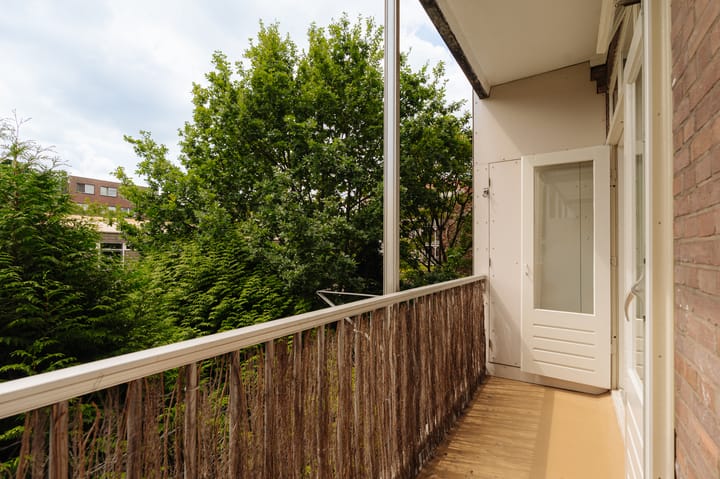 Appartement te koop: Van Hallstraat 240, Amsterdam