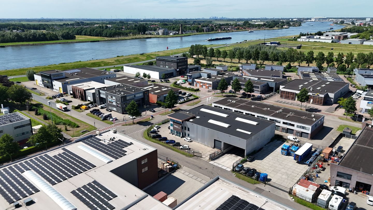 Bekijk foto 4 van Opaal 100