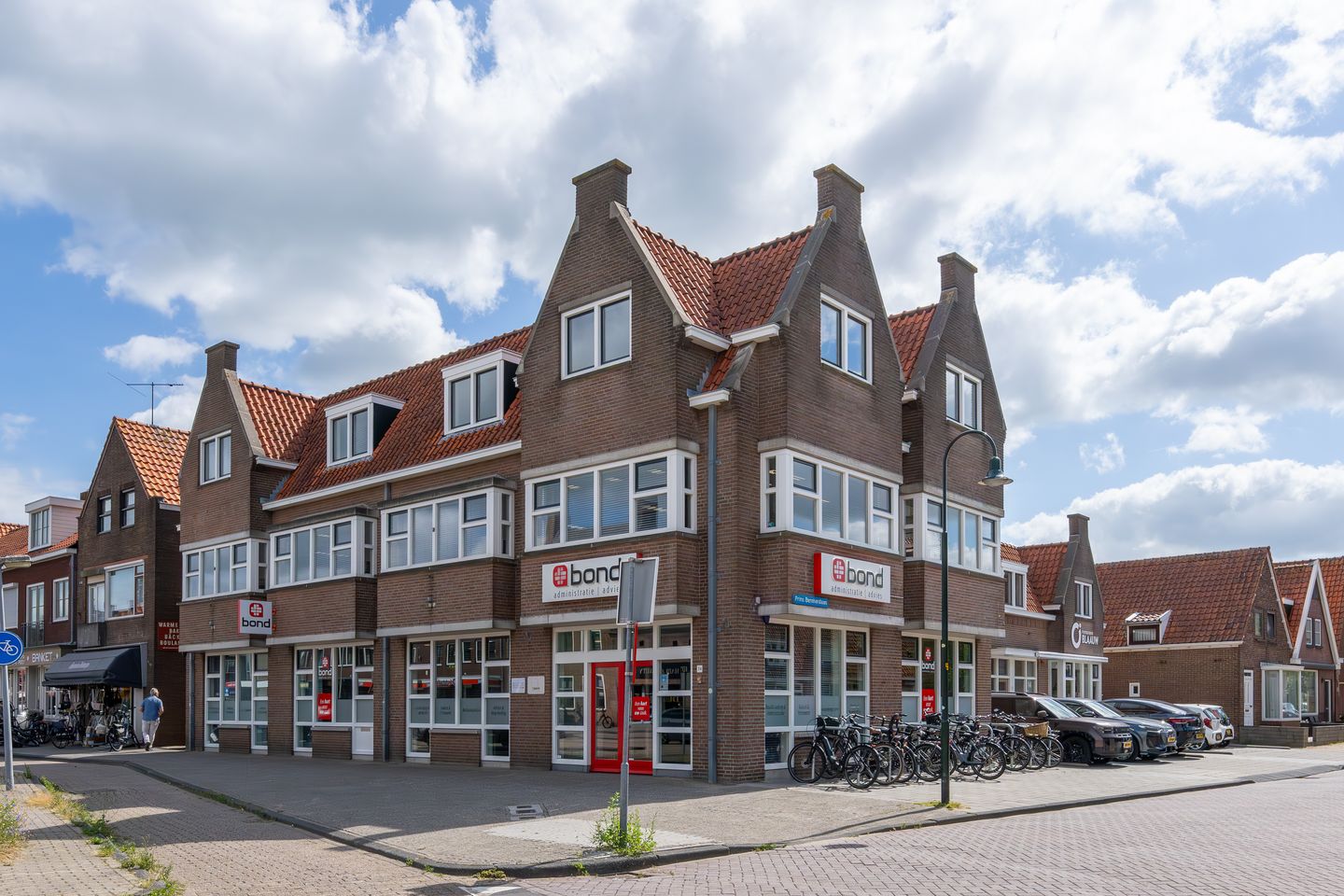 Bekijk foto 1 van Prins Bernhardlaan 16