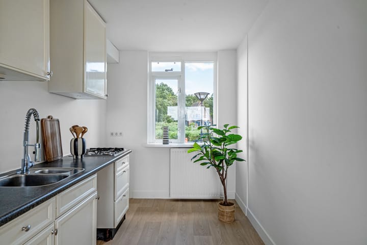 Tussenwoning te koop: Westkade 449, Huizen
