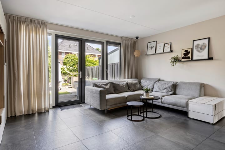 Tussenwoning te koop: Houthof 24, Streefkerk