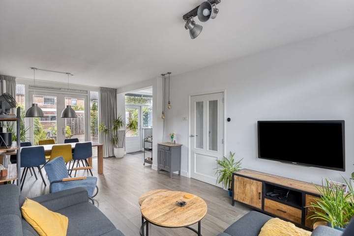 Tussenwoning te koop: Prof. Dr. Kramerslaan 5, Nieuwegein