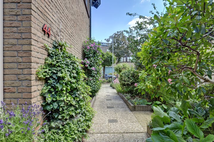 Twee-onder-één-kap te koop: Gouwestraat 44, Ridderkerk