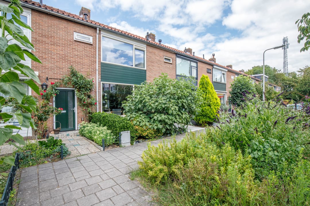 Photo 38 of Leeghwaterstraat 15