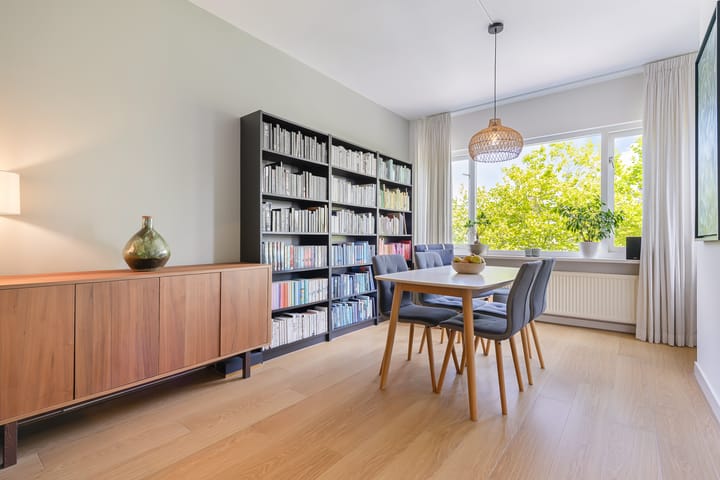 Appartement te koop: Juliana van Stolberglaan 275, 'S-Gravenhage