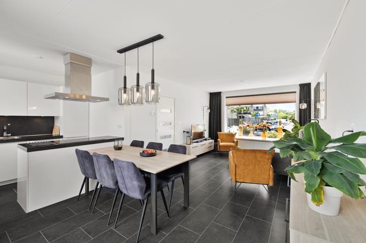 Tussenwoning te koop: Staringlaan 27, Heerhugowaard