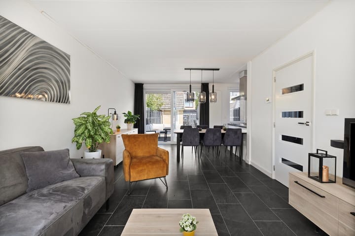 Tussenwoning te koop: Staringlaan 27, Heerhugowaard