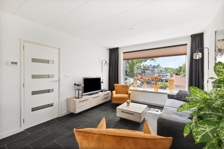 Tussenwoning te koop: Staringlaan 27, Heerhugowaard