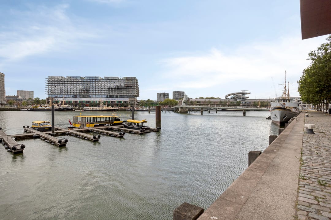 Photo 41 of Van der Hoevenplein 76