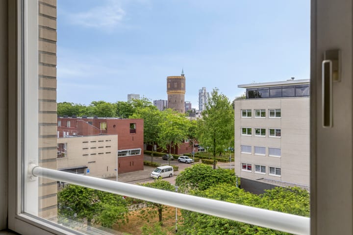 Appartement te huur: Henriette Ronnerstraat 122, Tilburg