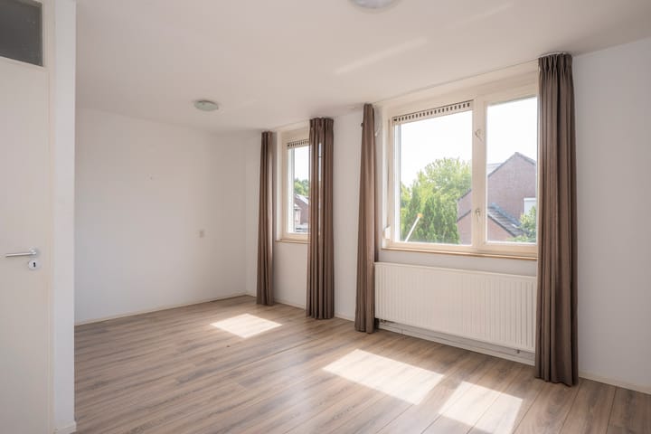 Tussenwoning te koop: Praaglaan 48, Maastricht