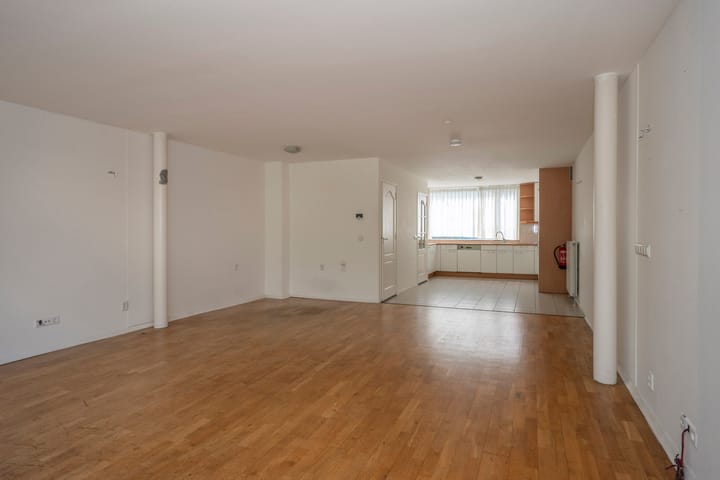 Tussenwoning te koop: Praaglaan 48, Maastricht