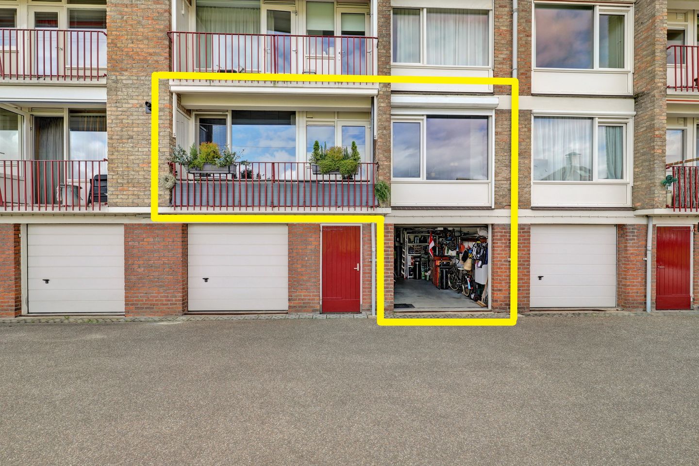 Photo 44 of Stadswal 34-A